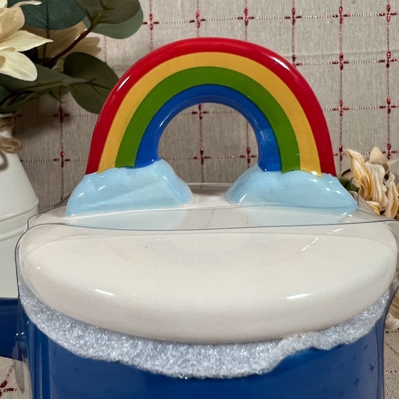 Rae Dunn Artisan Collection “Love is Blind” Figural Rainbow Topper Mug New - Picture 6 of 8